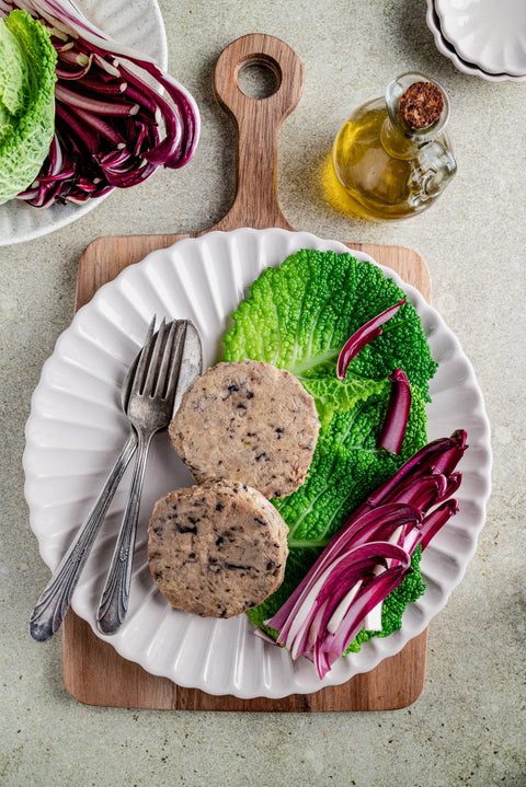 Seitan burger, tofu, cabbage and radicchio (200g)